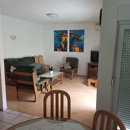 Apartman Sano *