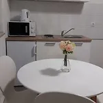Sano * Podstrana