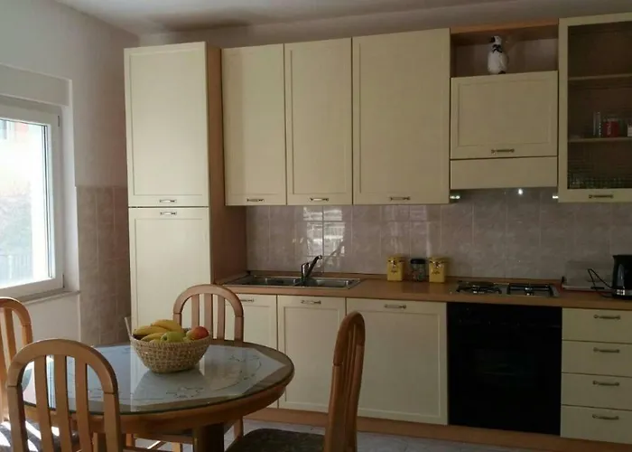 Sano Апартаменты Подстрана